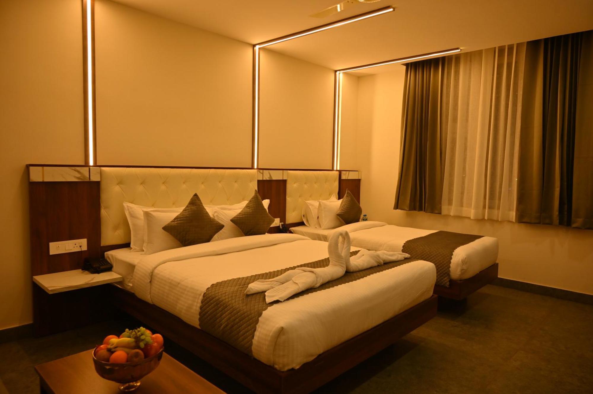 Hotel Shri Devi Comforts Inn Bhatkal Exterior foto