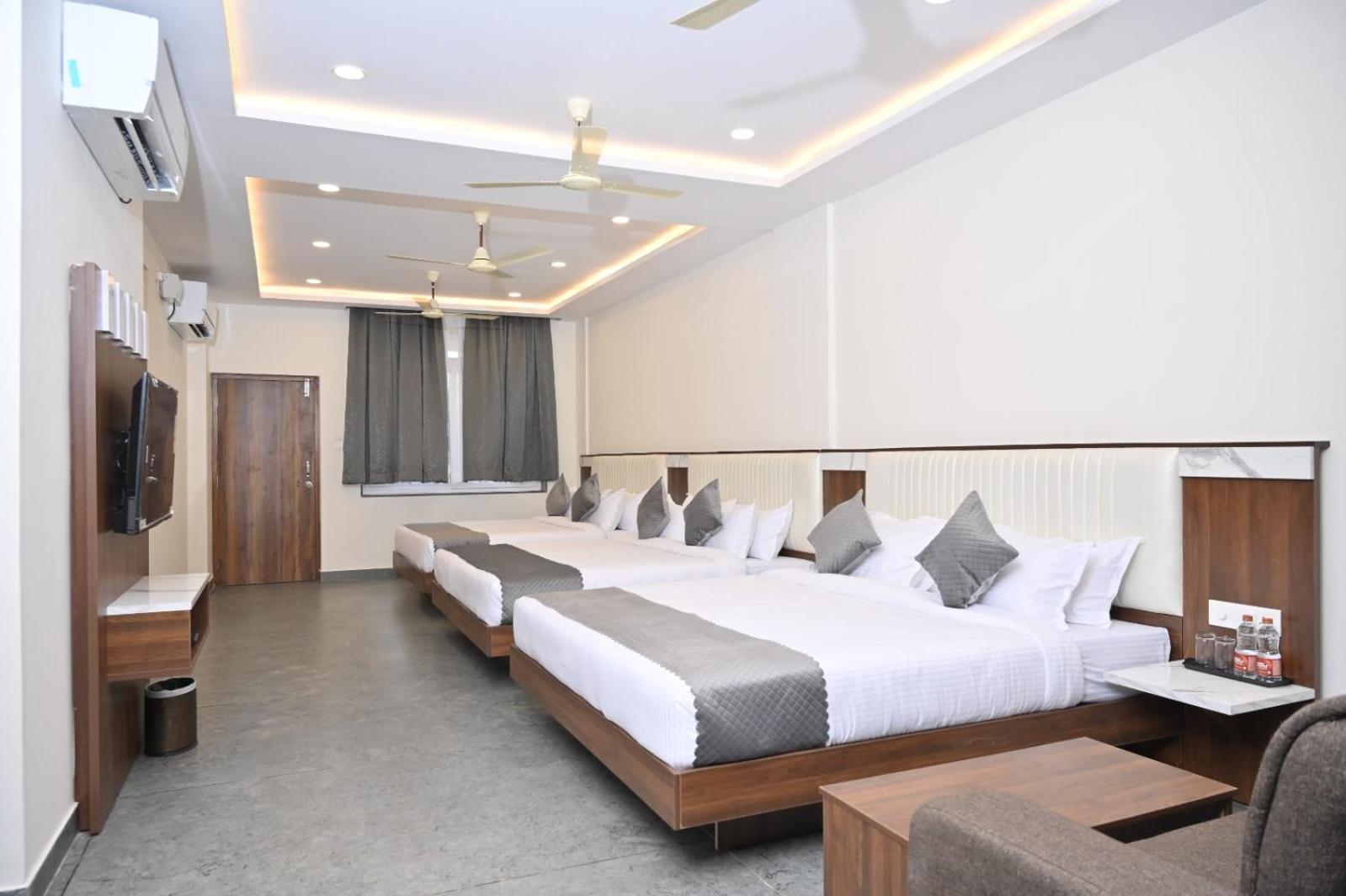 Hotel Shri Devi Comforts Inn Bhatkal Exterior foto